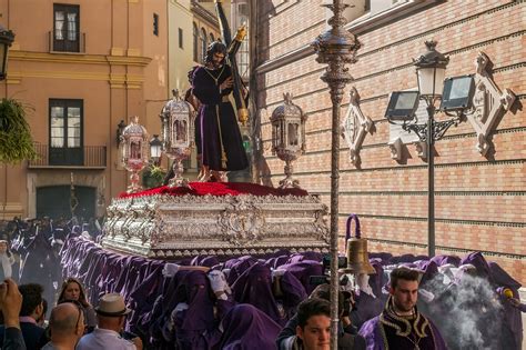 Le Musée de la Semana Santa: Une exploration fascinante de traditions religieuses séculaires !