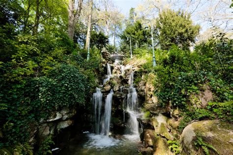 Le Parc de Mino: Un Oasis verdoyant dans le coeur vibrant de Leonardtown !