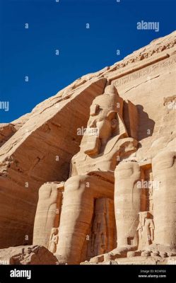 Le Rocher d'Abu Simbel: Un Géant Sculpté dans la Roche qui Défie le Temps!