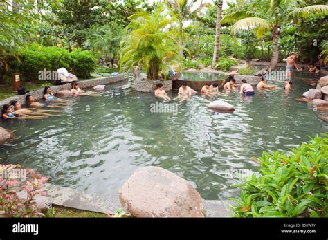   Nantian Hot Springs : Laissez-vous envelopper par la sérénité tropicale et les bienfaits naturels !